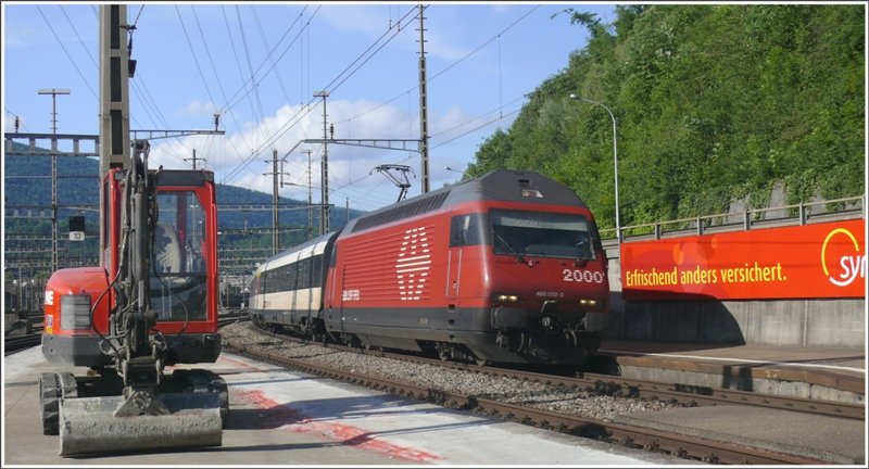 An IR with Re 460092-0 retracts in Olten. (16.05.2009) (automatically