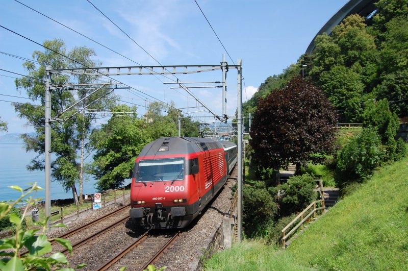 Re 460 077 with inter-regional on 29/06/2009 at Veytaux-Chillon (automatically