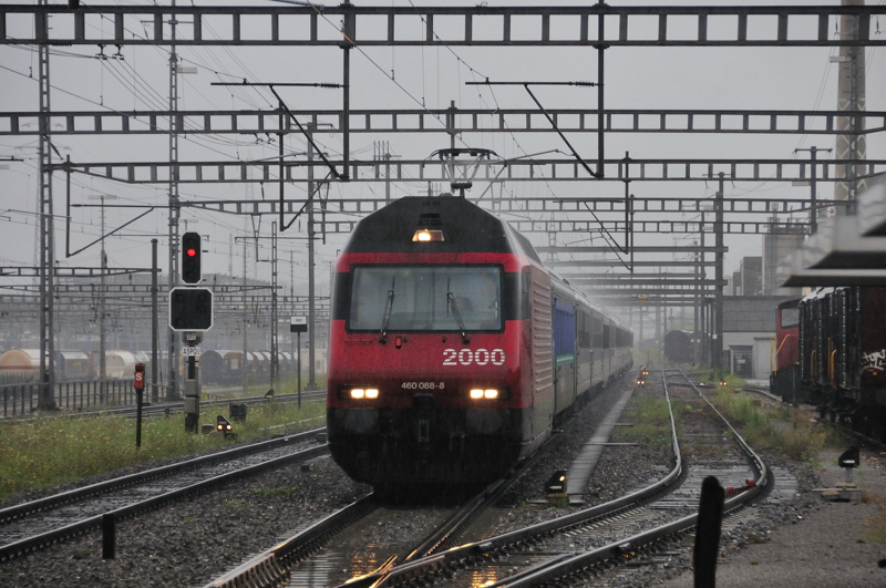 A former locomotive 2000 traveling on a "natural" Zugwaschanlage 10th