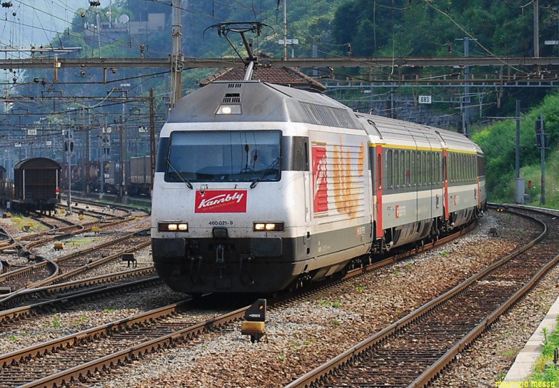 SBB Re460 021 werbe Kambly hauling the IR2159 enters in