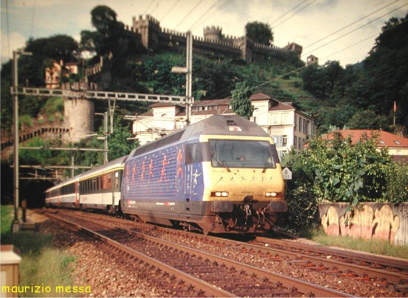 SBB Re 460 040 'Ibara' - c / o Bellinzona