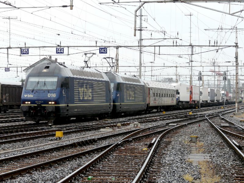 bls - 465016-4 + 465 007 on the road with