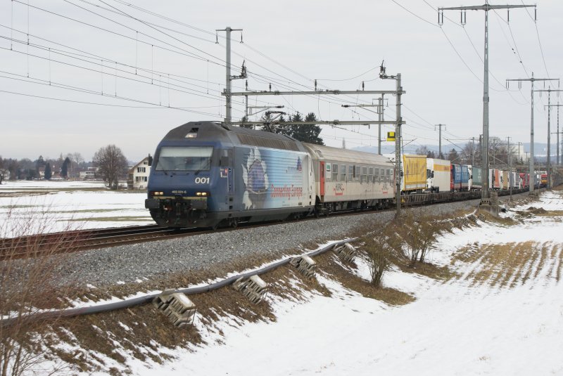 Re 465 001-6 f�hrt mit einer RoLa am 20.2.09 von