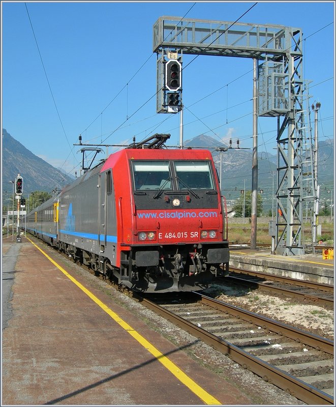 Re 484 015-3 mit EC 133 (Basel) - Bern -