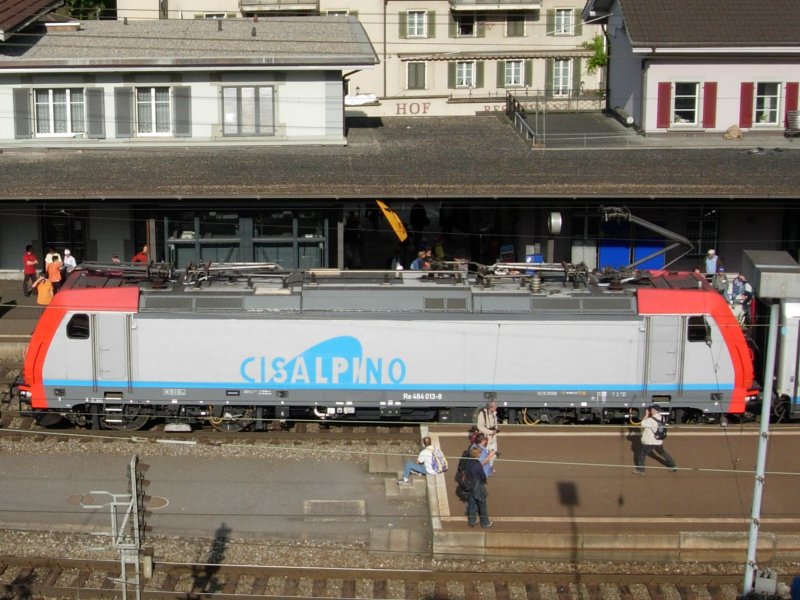 Eine E 484 von Cisalpino steht gerade mit ihrem EC