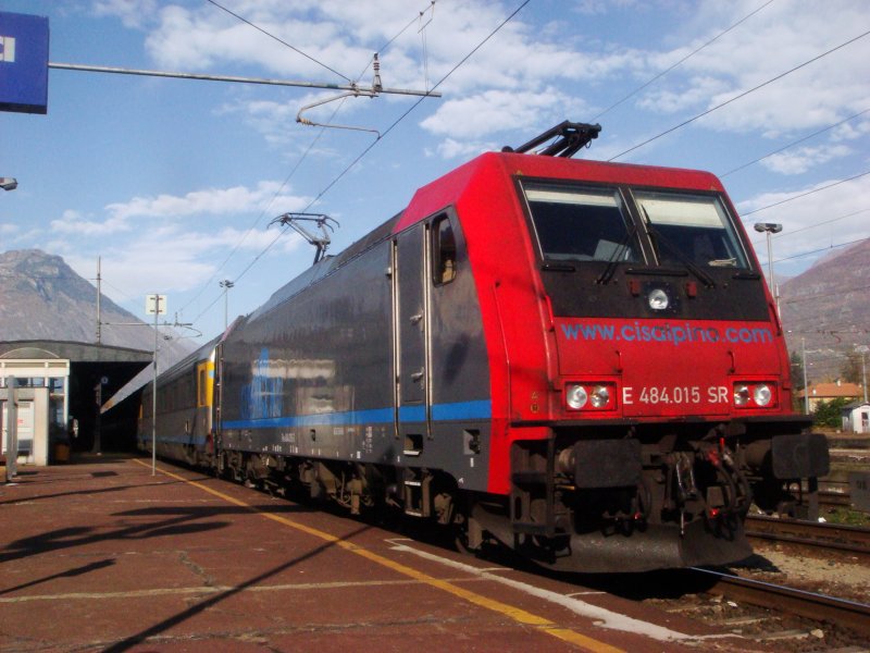Re 484 015 SR with EC Basel-Milano Cle. on 11.04.2007