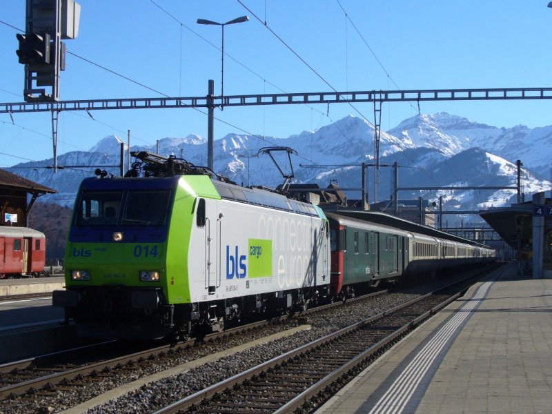 bls - 485 014-5 bei Rangierarbeiten im Bahnhof von Spiez