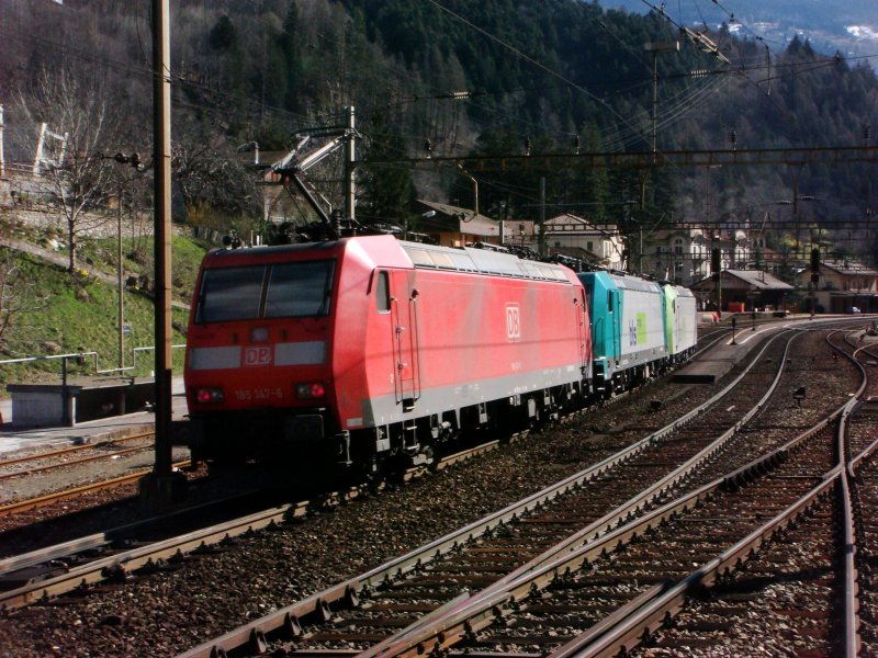 Nachschuss auf den bls-cargo LZ mit 185 147 , einer