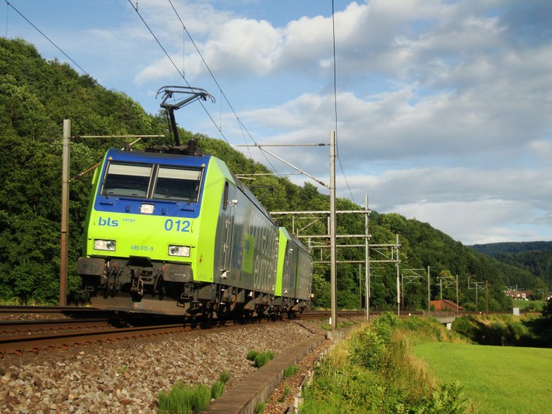 The Re 485 012 and -019 are on 09.07.2008 on