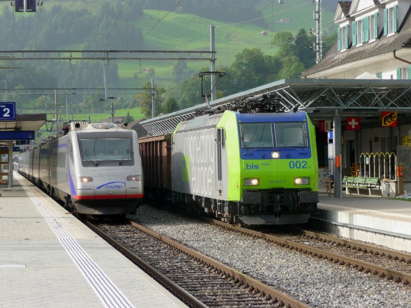 Cisalpino / bls - propelled by Cisaplpino ETR 470 004