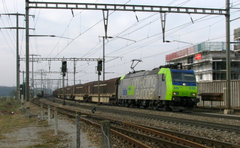 The Re 485 010 drove on 14/04/2009 by her GZ