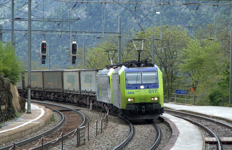 BLS 485 double composition during transit in Lalden. 8:05:09 (automatically