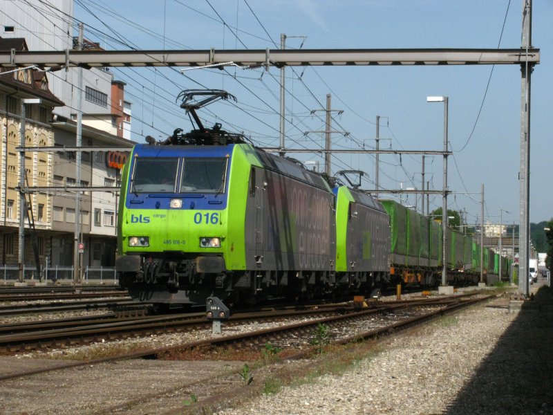 Am 23.05.2009 waren die Re 485 016 und 008 mit