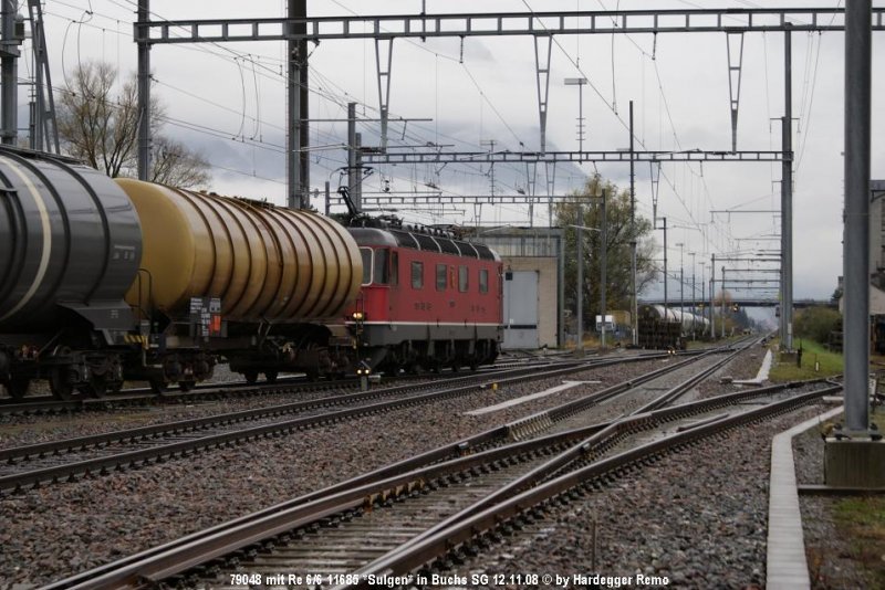 Nachschuss auf den ausfahrenden und stark versp�teten KeWaZu 79048
nach Basel