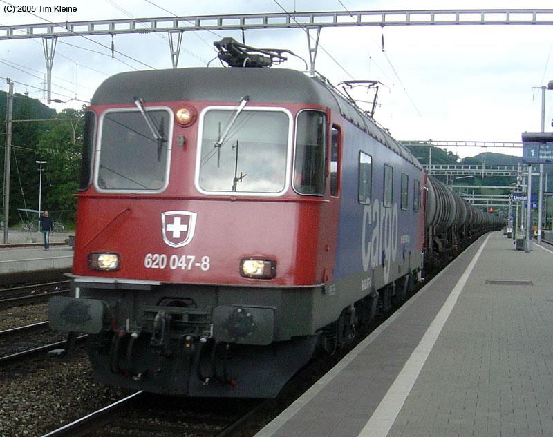 Re 620047-8 passes on 30.07.2005 the railway station in Liestal.