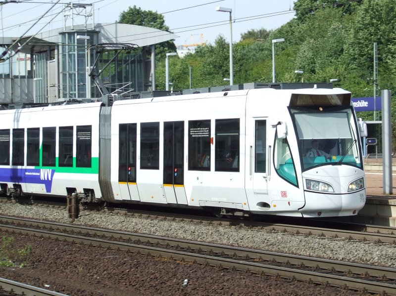 A Kassler RegioTram leaves here on DB Kassel-tracks. (07.08.2008) (automatically