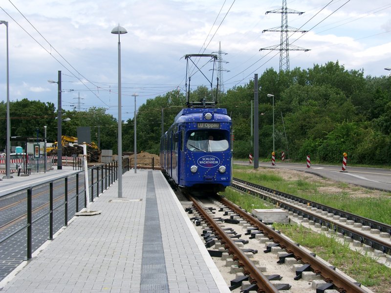 RHB-Hngerzug 1015 fhrt am 10.06.09 als Schlerzug der Linie X nach Bad Drkheim in LU-Oppau ein.
