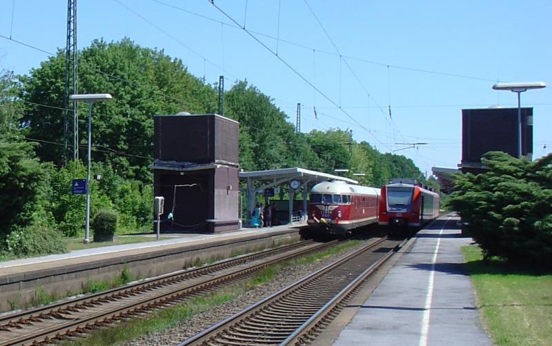 12:14 Uhr Bahnhof Rheda-Wiedenbr�ck. Gerade kam f�r die auf die