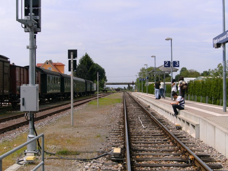 Im Bahnhof Riegel am Kaiserstuhl Ort am 10.05.2009. 