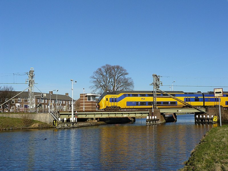Rijn-Schiekanaalbrcke in Leiden 16-02-2008.