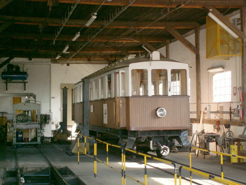 Rittner Tw 2(1908)im Depot in Oberbozen/Soprabolzano.19.10.07 