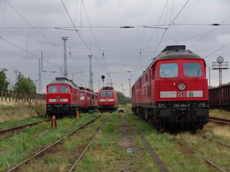BR232 494-5 im Betriebshof Rostock-Seehafen(15.07.04)  