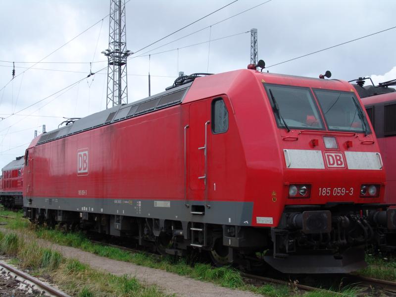 The 185059-3 parked in combination Rostock seaport (15:07:04) (automatically translated,