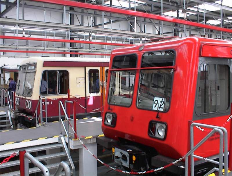 In the foreground is a regular train BR 485 of