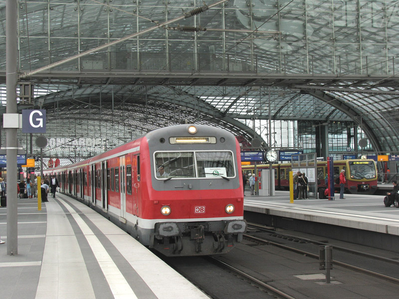 Berlin Hauptbahnhof train from Dusseldorf as Zusatzzug S 28 541