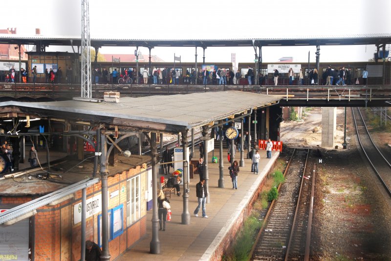 Berlin, 02.11.2008, S-Bahnhof Ostkreuz, Blick auf Bahnsteig E und den
