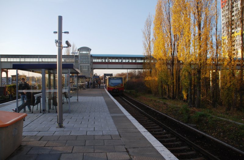 Berlin, 12.11.2008, S-Bahnhof Storkower Stra�e  
