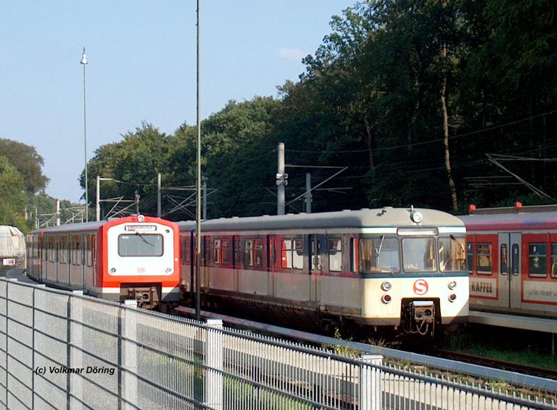 S-Bahn - Generationen abgestellt in Aumhle - 5.09.2004
