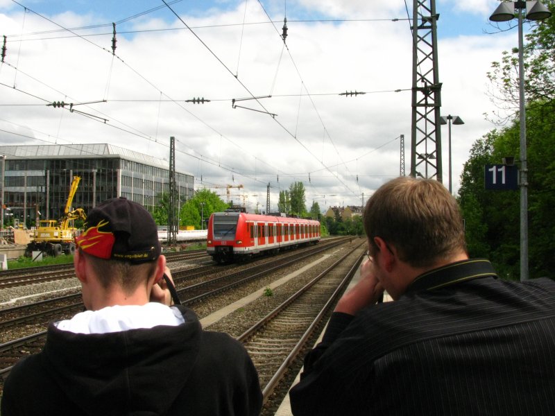 Beim Quitschie -Fuzzen am Heimeranplatz w�hrend des Bahnbildertreffens in M�nchen am