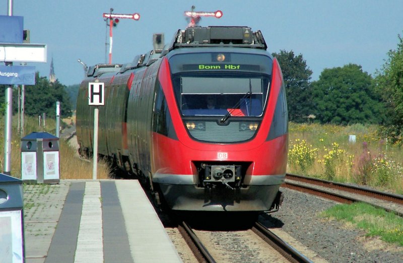 S-Bahn/Nahverkehr Euskirchen-Bonn, Einfahrt Bahnhof Odendorf, 01.08.2005 