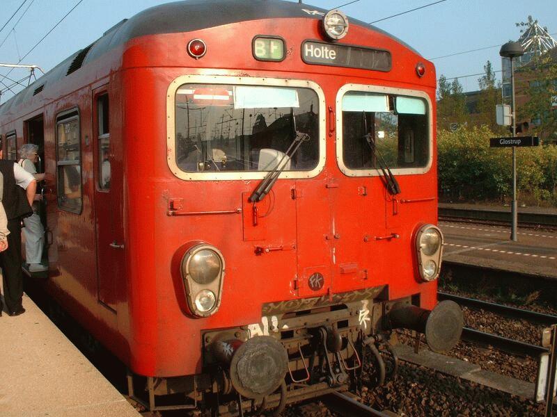 S-Bahn-Zug MM am 09.09.2002 in der Haltestelle Glostrup.