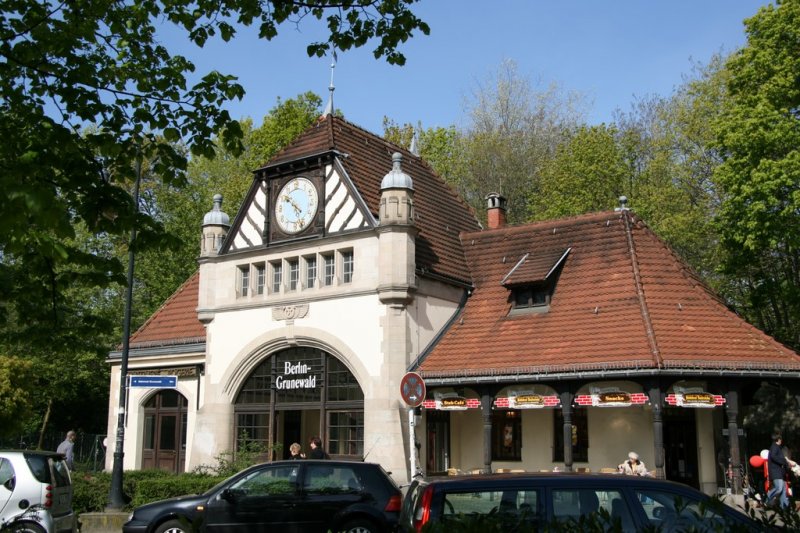 [Bild: s-bahnhof-grunewald-reizvolles-empfangsg...103202.jpg]