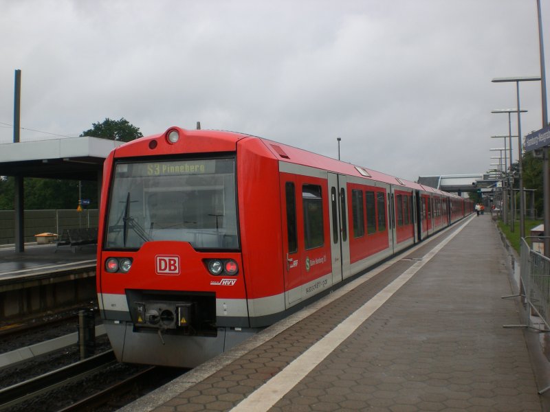 The tram line 3 to Pinner in the station Neugraben.