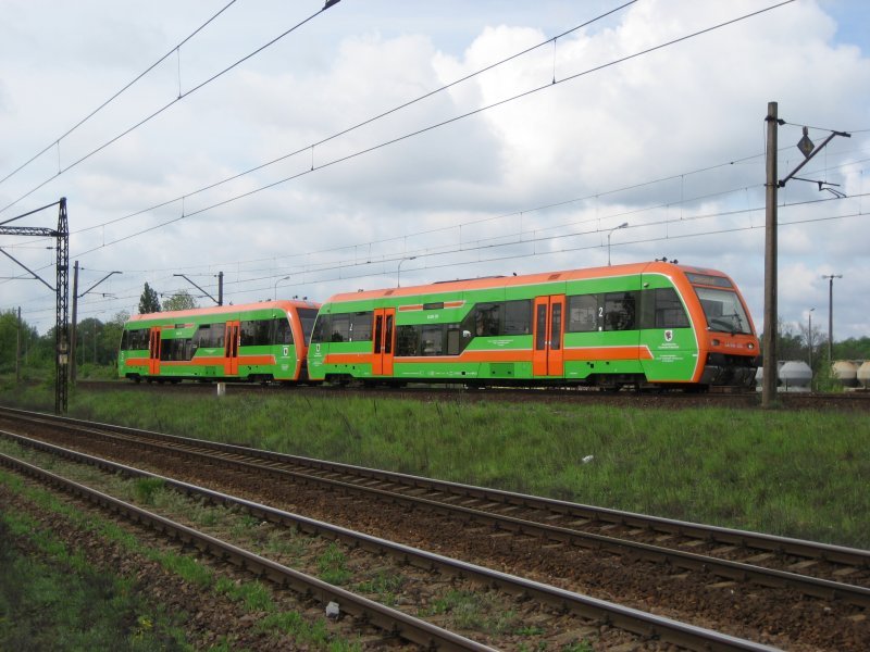 SA106-013 and another 106 to go along on 16/05/2007 by
