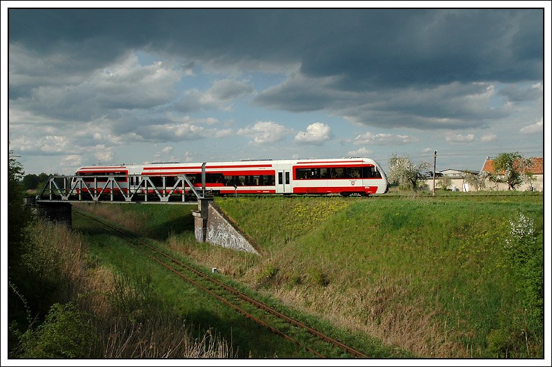 Railcars of series 132 of Wolsztyn on the road to