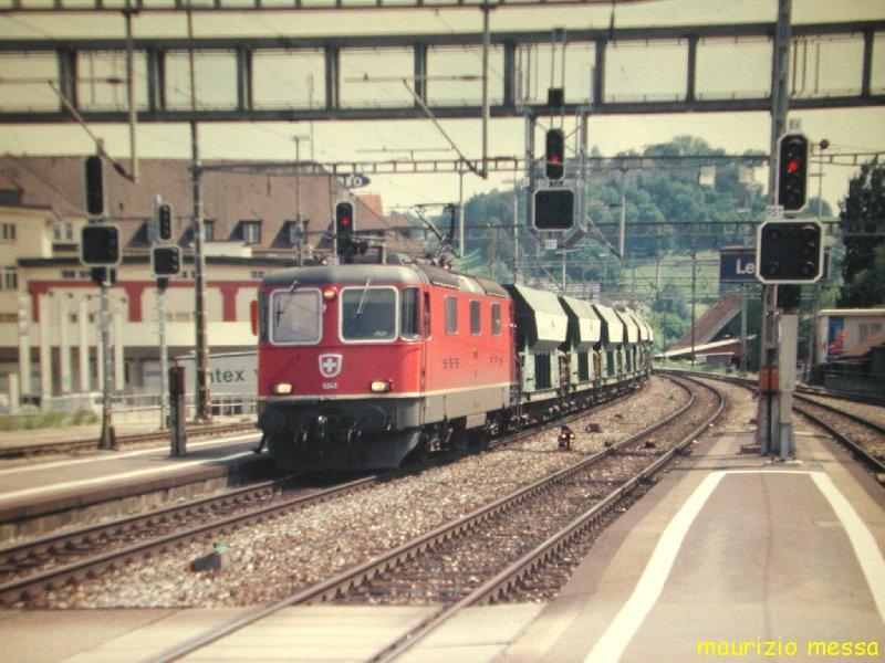 SBB Re 4/4'' 11345 - Lenzburg - 13.08.2002