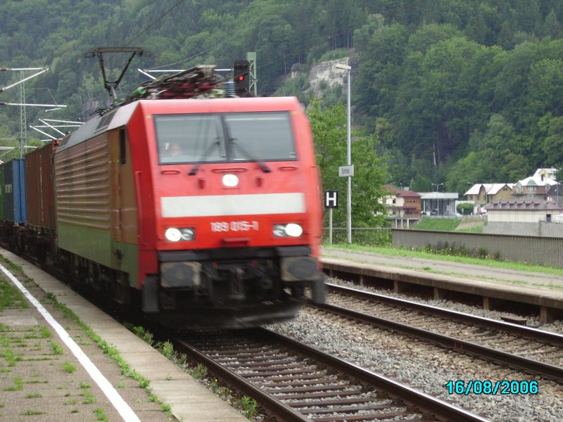 BR 189 mit einem G�terzug auf der Fahrt Richtung Decin