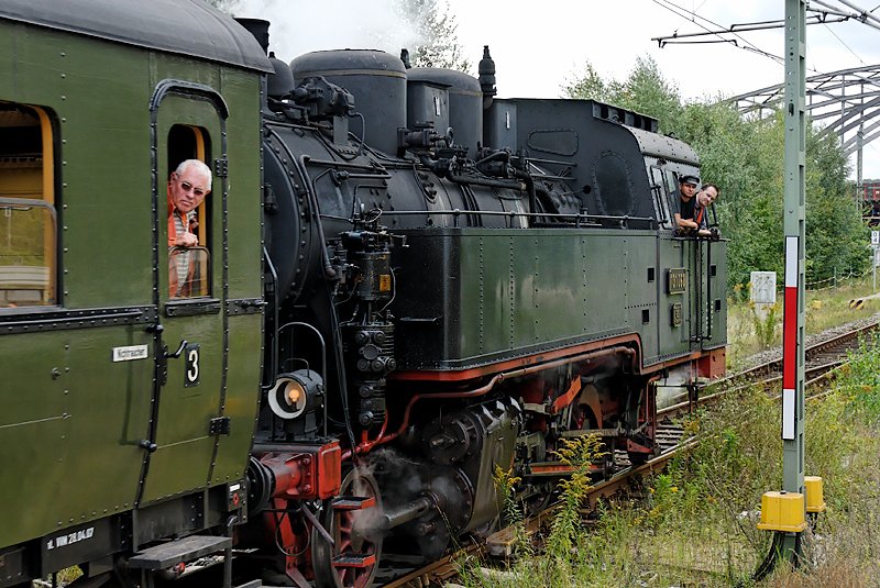 Rangierfahrt der BR 131 060 auf Gleis 1 des Kieler