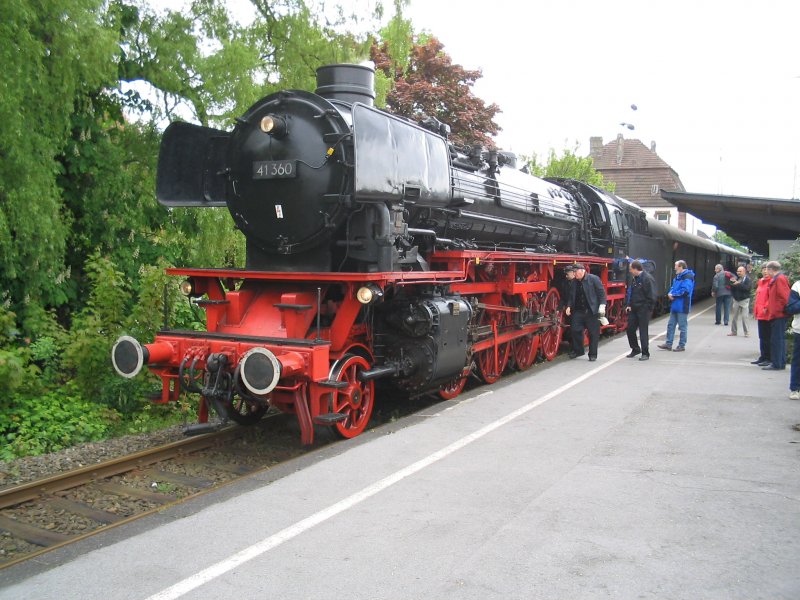 41 360 beim Halt 2004 im Bahnhof Schwerte (Ruhr), Gleis