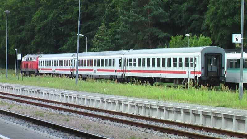 Ein IC steht im Bahnhof Seebad Heringsdorf abgestellt. Am Wochenende