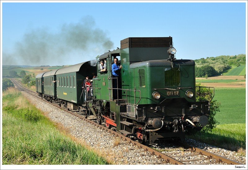 Serie DT auf LB, 17.05.2009 hier bei Karnabrunn (Richtung Ko). Damit
