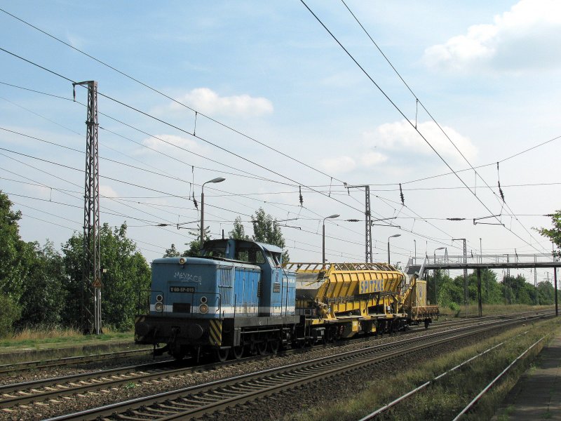 V 60-SP-015 from Spitzke with "Baugerümpel" very slowly at 17.08.