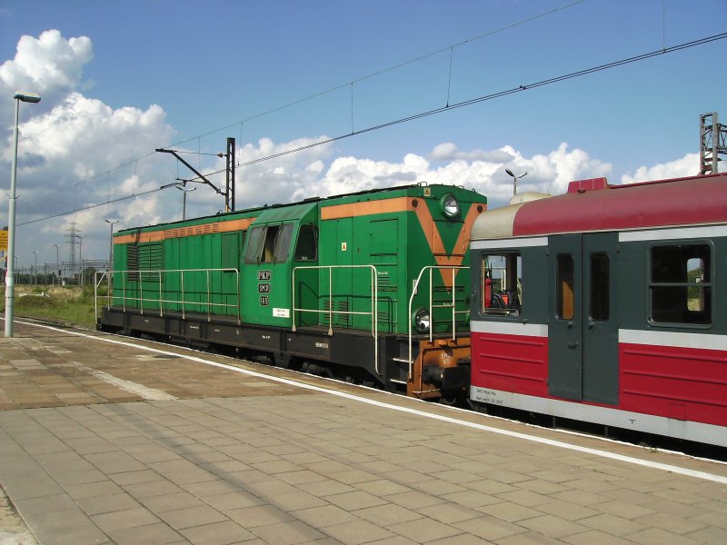 Eine SM31 schleppte diesen EN57 von Bytom nach Tarnowskie Gory