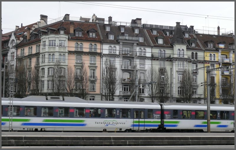 2nd class car of the pre-Alpine Express in Lucerne. (18/03/2008)