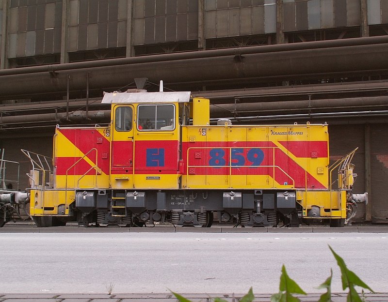 Die EH 859 (eine Krauss-Maffei MH05) beim rangieren bei ThyssenKrupp