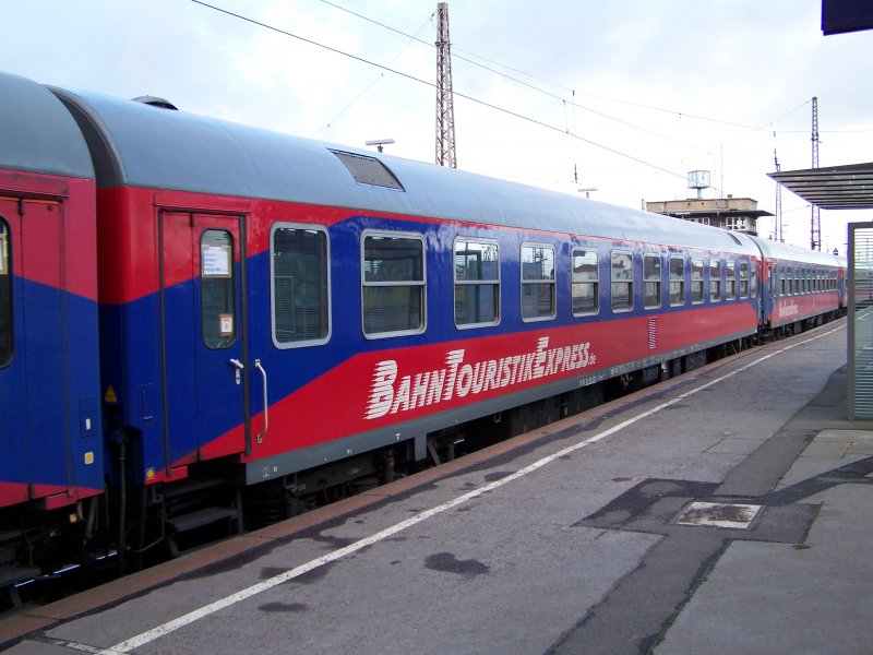 51 80 02-90 522-3 Bomz 024 auch bekannt unter BahnTouristikExpress